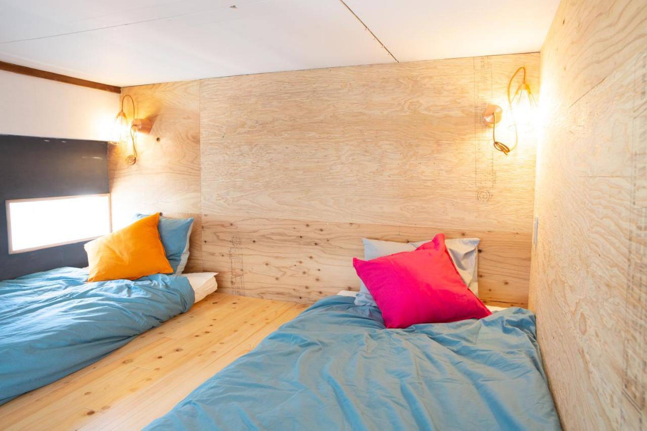 Meedafu'S Yui Hostel And Coffee Yoron Exterior photo